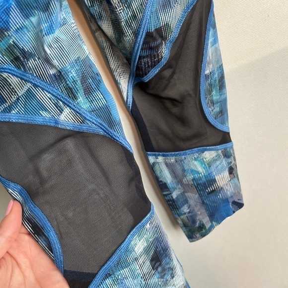 Lululemon On Pace Crop 21” Leggings Size 2 Sun Dazed Blue Multi Side Pockets - Picture 8 of 9